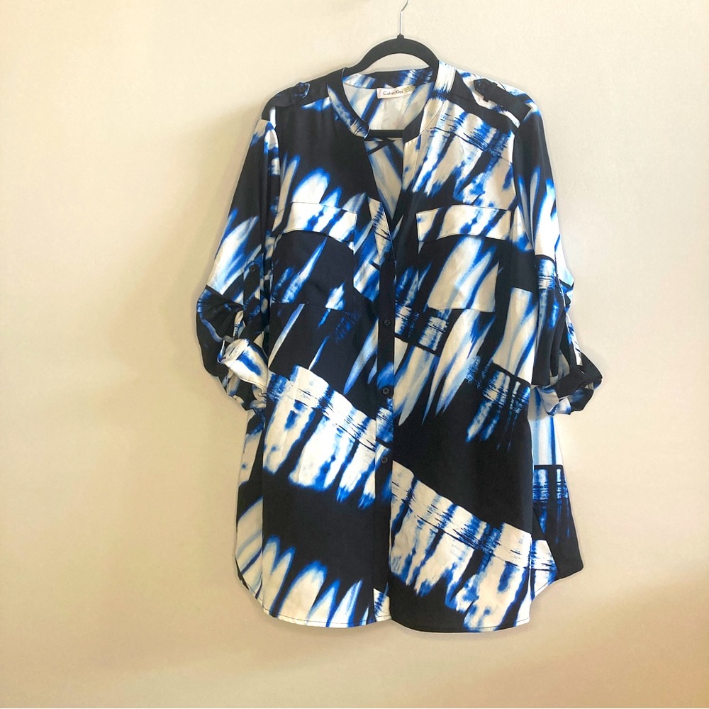 NWOT Calvin Klein Blue Printed Button Up XL